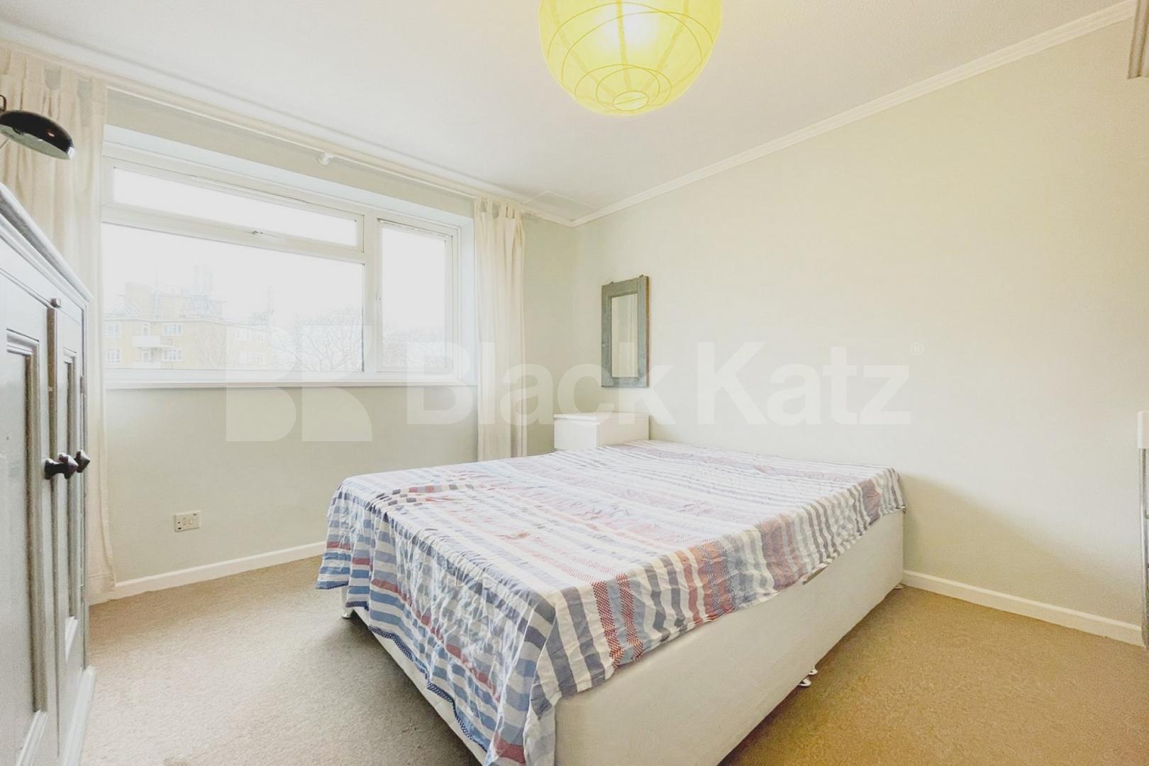 Beautiful apartment in SW12 with Off-Street Parking Weir Road , Clapham South/Balham